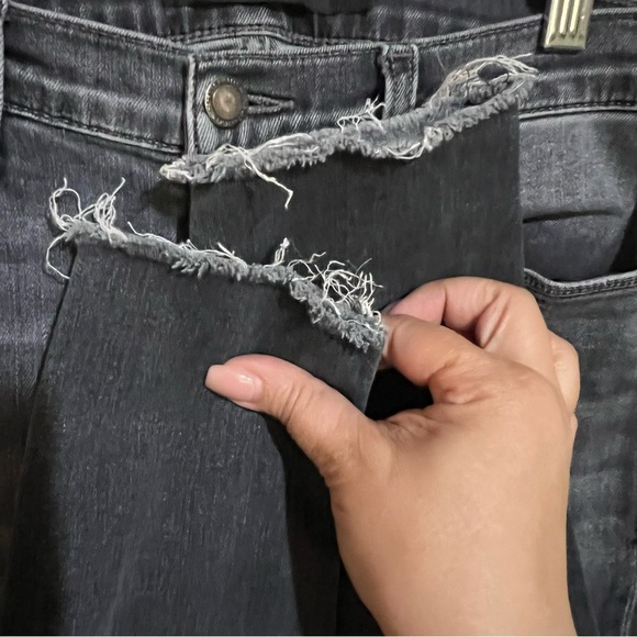 Hudson Washed Black Natalie Mid-Rise Ultra Skinny Raw Hem Jeans - Picture 7 of 10